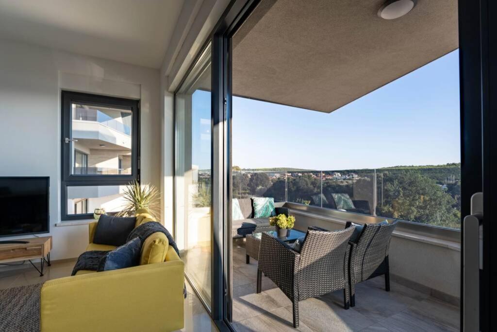 Apartment Emarin บานโจเล ภายนอก รูปภาพ